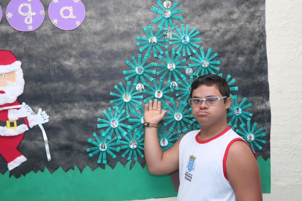 Natal da Inclusão: Alunos da Educação Especial produzem decorações natalinas com materiais recicláveis – Prefeitura de Marechal Deodoro Natal da Inclusão: Alunos da Educação Especial produzem decorações natalinas com materiais recicláveis – Prefeitura de Marechal Deodoro
