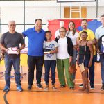 Entrega de kits escolares + fardamento (anos finais) (40)